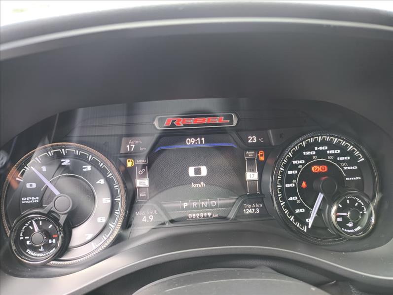  1500  5.7 V8 Rebel CD 4X4 6