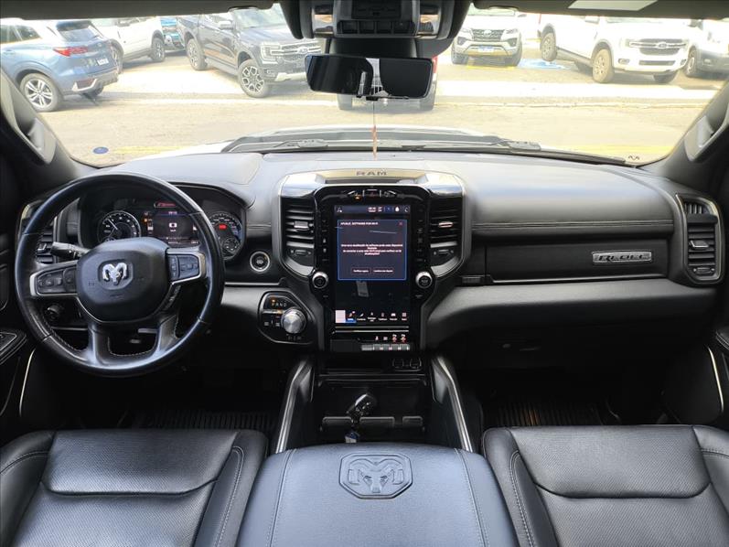  1500  5.7 V8 Rebel CD 4X4 7