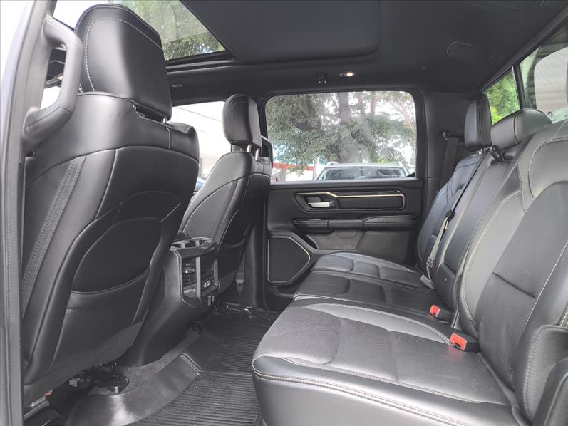  1500  5.7 V8 Rebel CD 4X4 10