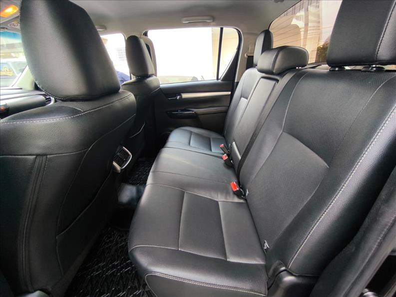  HILUX  2.8 D-4d Turbo CD SRX 4X4 9