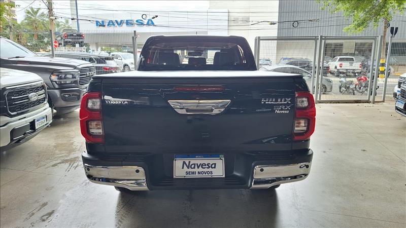  HILUX  2.8 D-4d Turbo CD SRX 4X4 12