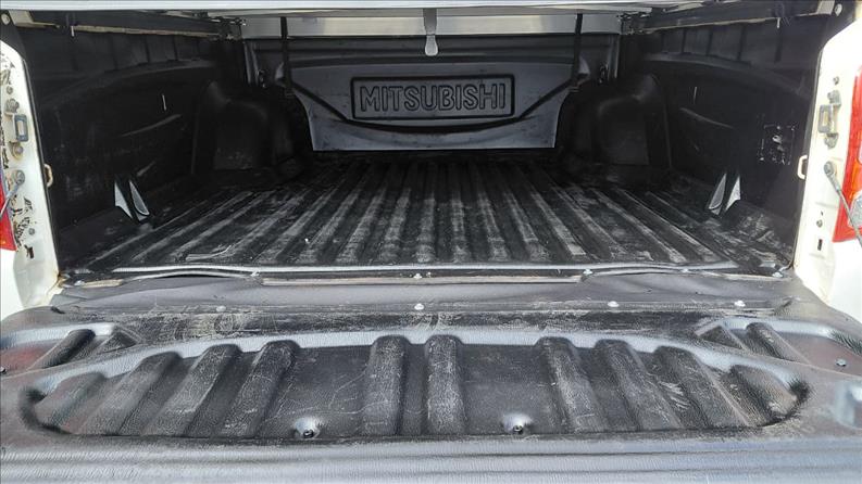  L200 TRITON  2.4 16V Turbo GL CD 4X4 11