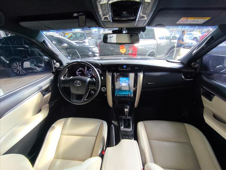  HILUX SW4  2.8 D-4d Turbo Diamond 7L 4X4 6