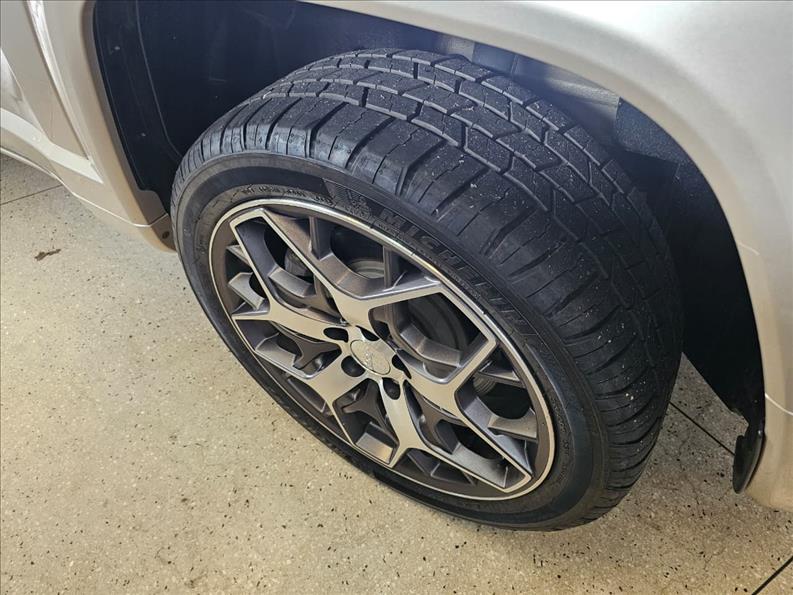  COMMANDER  1.3 T270 Turbo Overland 7