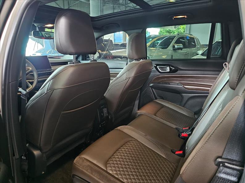  COMMANDER  1.3 T270 Turbo Overland 4