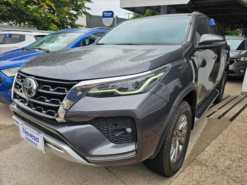  HILUX SW4  2.8 D-4d Turbo SRX 7L 4X4 