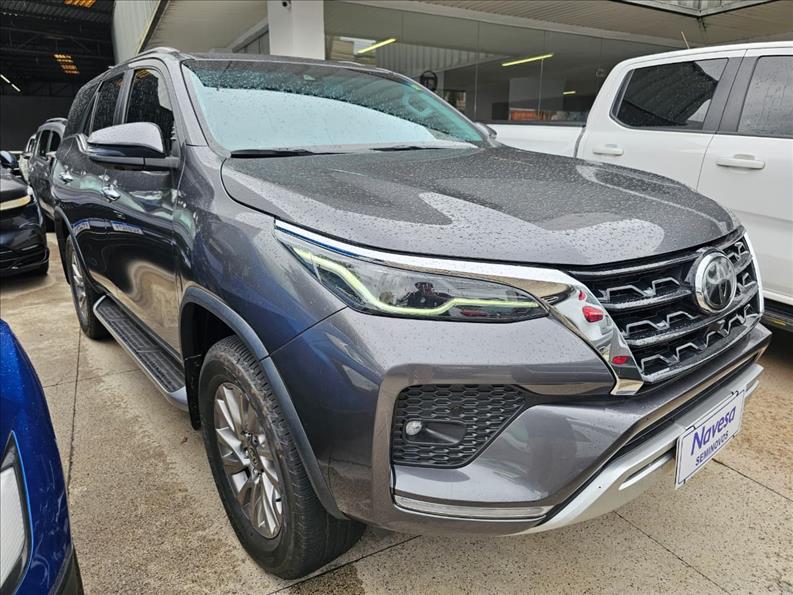  HILUX SW4  2.8 D-4d Turbo SRX 7L 4X4 1