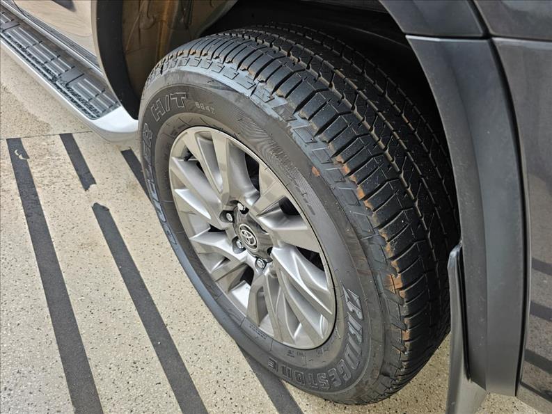  HILUX SW4  2.8 D-4d Turbo SRX 7L 4X4 5