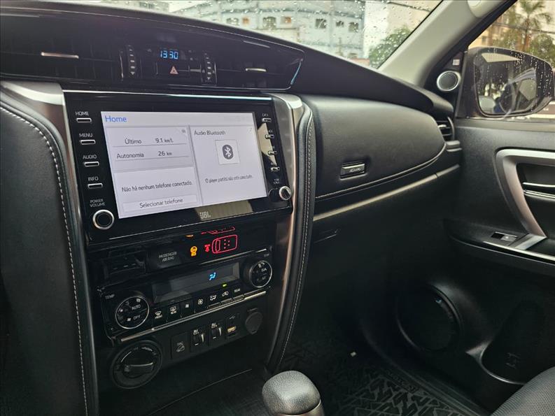  HILUX SW4  2.8 D-4d Turbo SRX 7L 4X4 10