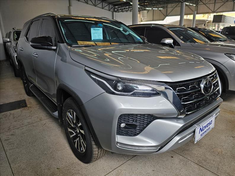  HILUX SW4  2.8 D-4d Turbo SRX 7L 4X4 