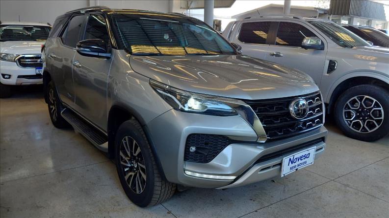  HILUX SW4  2.8 D-4d Turbo SRX 7L 4X4 1