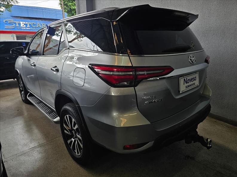  HILUX SW4  2.8 D-4d Turbo SRX 7L 4X4 3