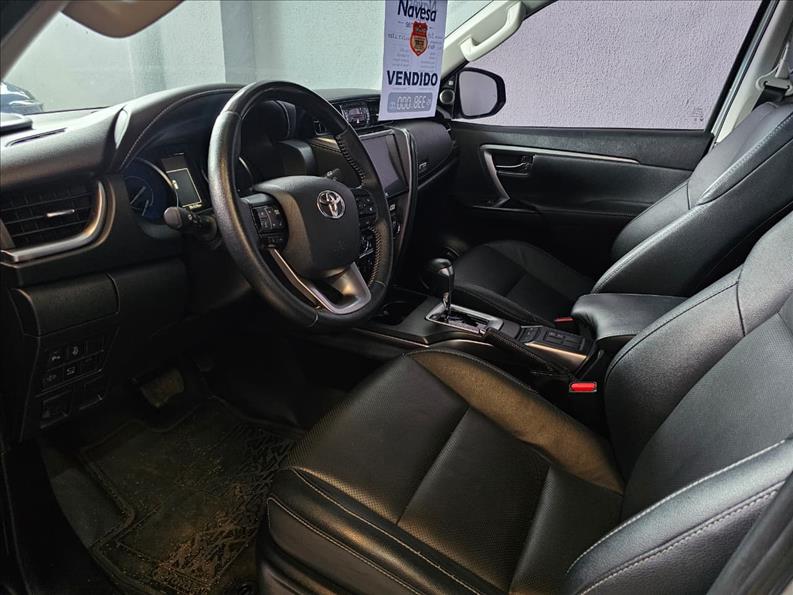  HILUX SW4  2.8 D-4d Turbo SRX 7L 4X4 7