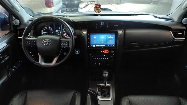  HILUX SW4  2.8 D-4d Turbo SRX 7L 4X4 7