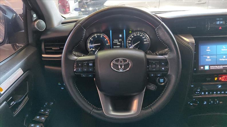  HILUX SW4  2.8 D-4d Turbo SRX 7L 4X4 8