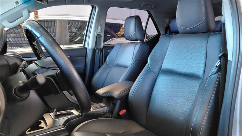  HILUX SW4  2.8 D-4d Turbo SRX 7L 4X4 11