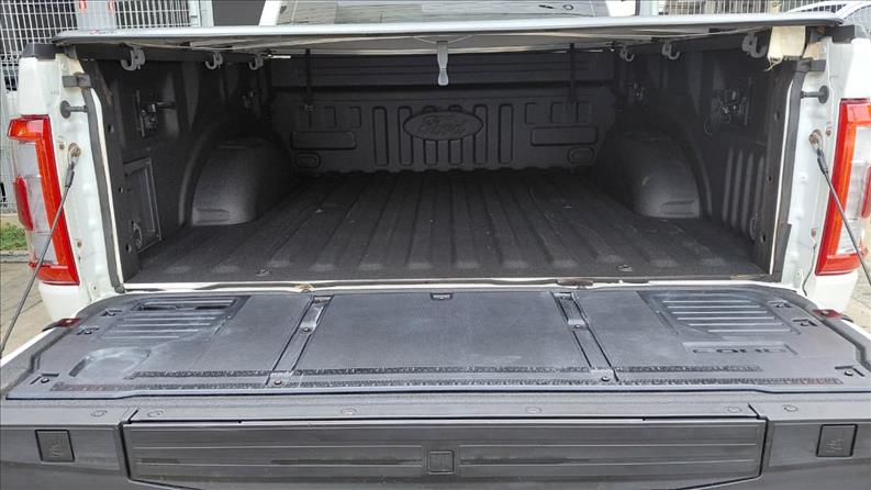 F-150  5.0 V8 CD Lariat FX4 8