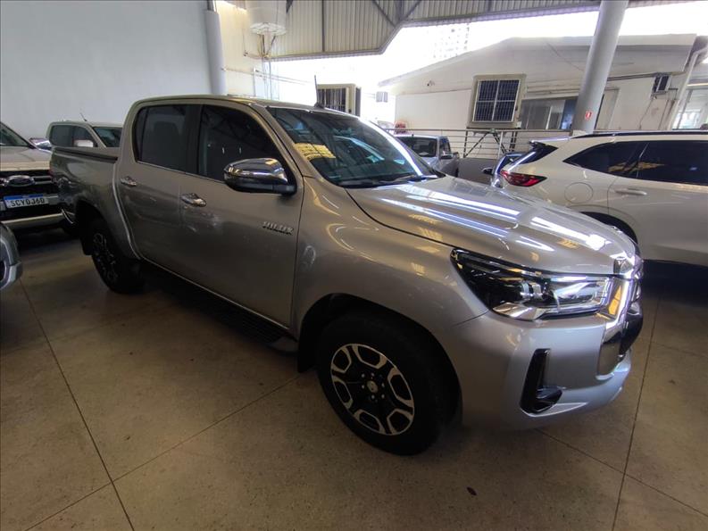  HILUX  2.8 D-4d Turbo CD SRX 4X4 