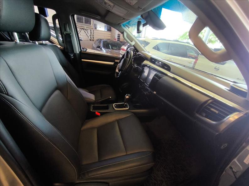  HILUX  2.8 D-4d Turbo CD SRX 4X4 5