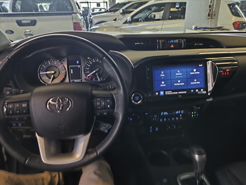  HILUX  2.8 D-4d Turbo CD SRX 4X4 9