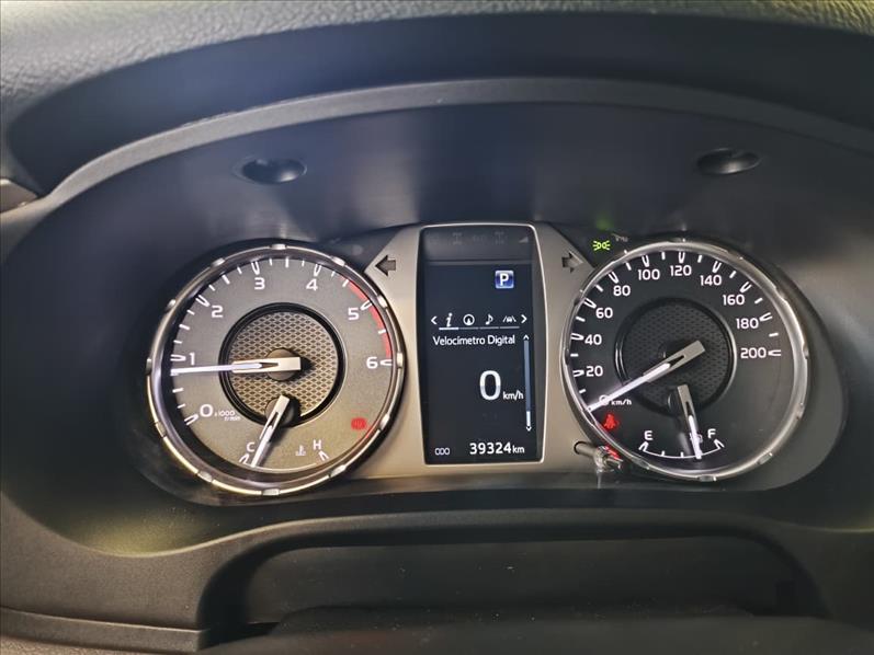  HILUX  2.8 D-4d Turbo CD SRX 4X4 10