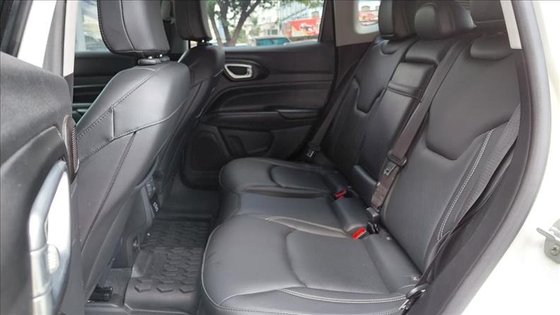  COMPASS  1.3 T270 Turbo Longitude 6