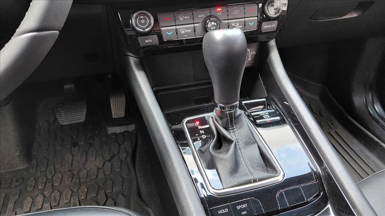  COMPASS  1.3 T270 Turbo Longitude 10