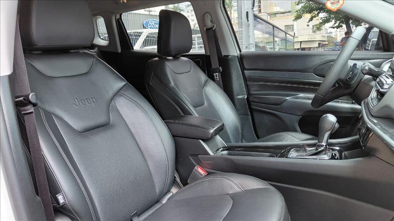  COMPASS  1.3 T270 Turbo Longitude 5