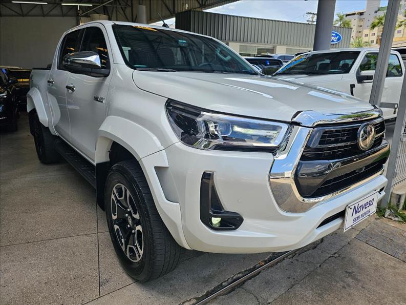  HILUX  2.8 D-4d Turbo CD SRX Plus 4X4 1
