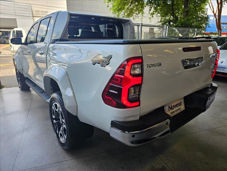  HILUX  2.8 D-4d Turbo CD SRX Plus 4X4 3