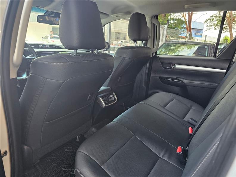  HILUX  2.8 D-4d Turbo CD SRX Plus 4X4 5