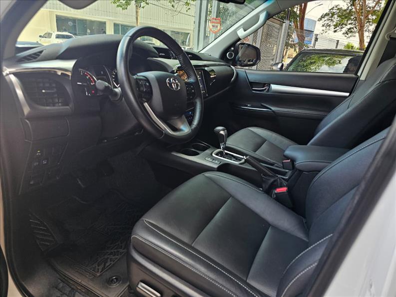  HILUX  2.8 D-4d Turbo CD SRX Plus 4X4 6