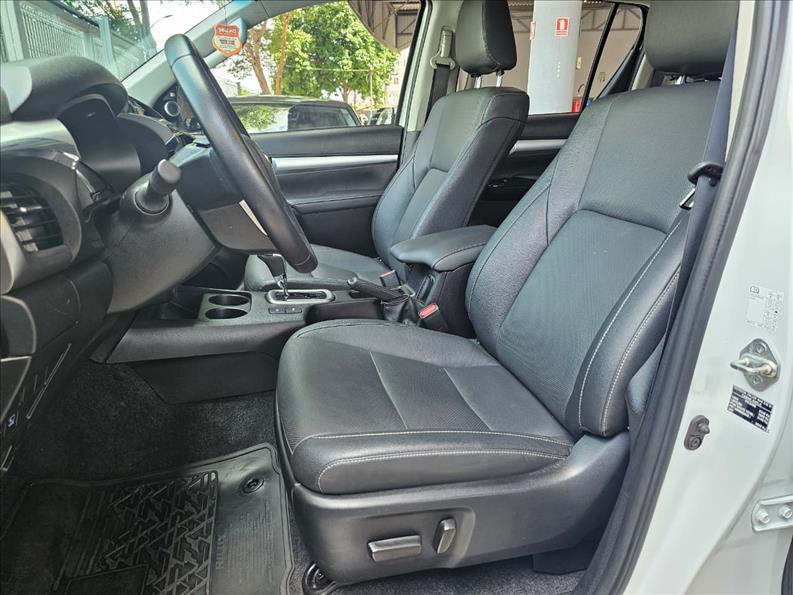  HILUX  2.8 D-4d Turbo CD SRX Plus 4X4 7