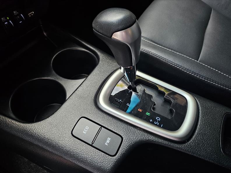  HILUX  2.8 D-4d Turbo CD SRX Plus 4X4 8