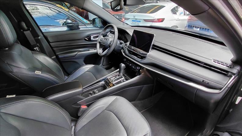  COMPASS  1.3 T270 Turbo Longitude 13