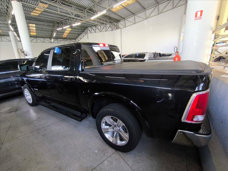  CLASSIC  5.7 V8 Laramie CD 4X4 3