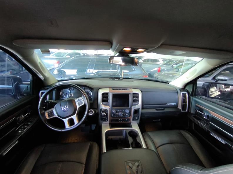  CLASSIC  5.7 V8 Laramie CD 4X4 5