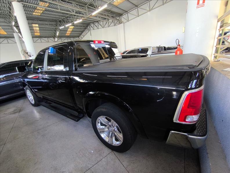  CLASSIC  5.7 V8 Laramie CD 4X4 8