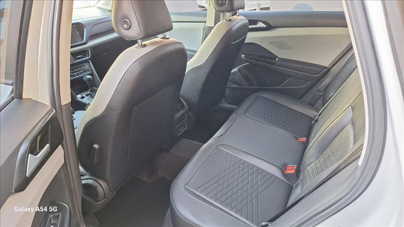  TAOS  1.4 250 TSI Comfortline 8