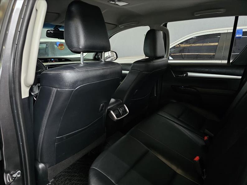  HILUX  2.8 D-4d Turbo CD SRV 4X4 4