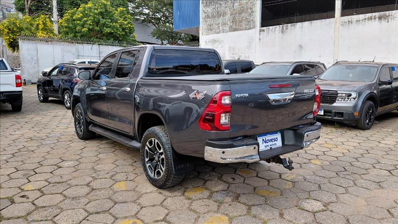  HILUX  2.8 D-4d Turbo CD SRX 4X4 2