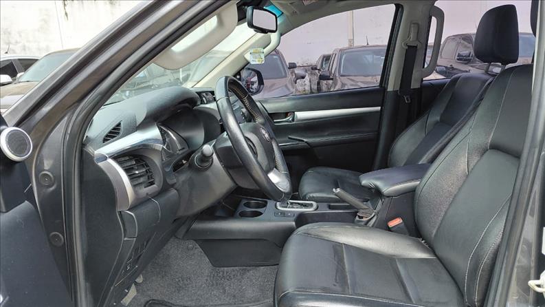  HILUX  2.8 D-4d Turbo CD SRX 4X4 4