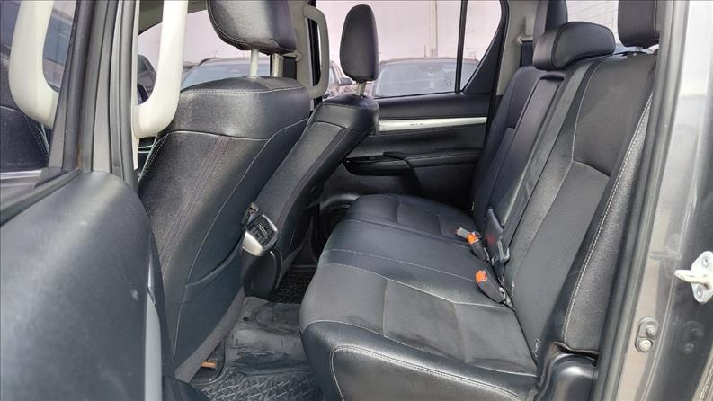  HILUX  2.8 D-4d Turbo CD SRX 4X4 5