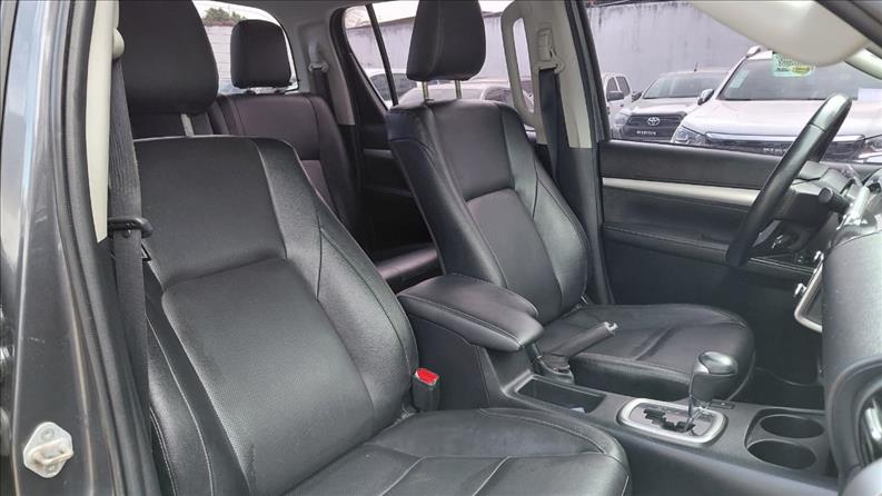 HILUX  2.8 D-4d Turbo CD SRX 4X4 6