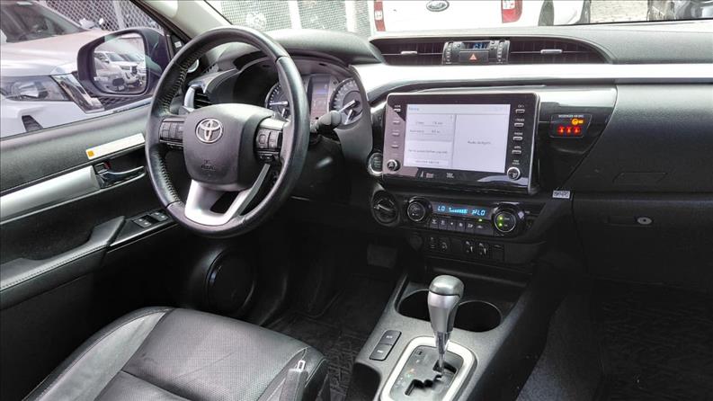  HILUX  2.8 D-4d Turbo CD SRX 4X4 9
