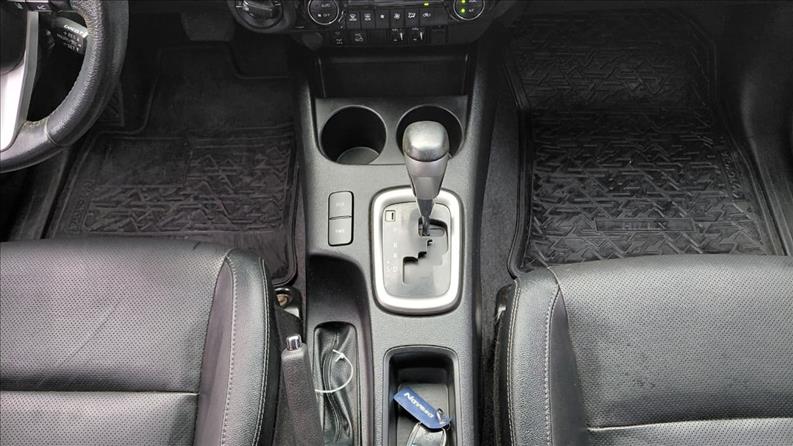  HILUX  2.8 D-4d Turbo CD SRX 4X4 10