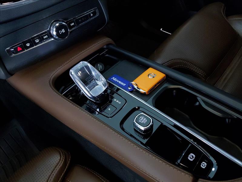  XC90  2.0 T8 Recharge Ultimate AWD Geartronic 14