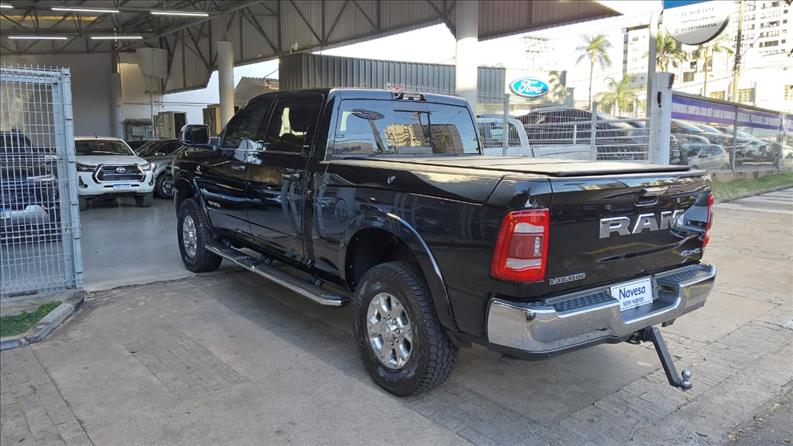  3500  6.7 I6 Turbo Laramie CD 4X4 2