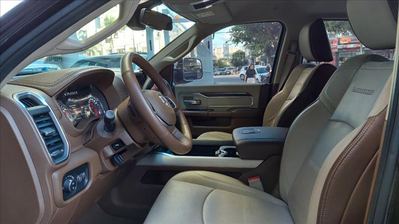  3500  6.7 I6 Turbo Laramie CD 4X4 8