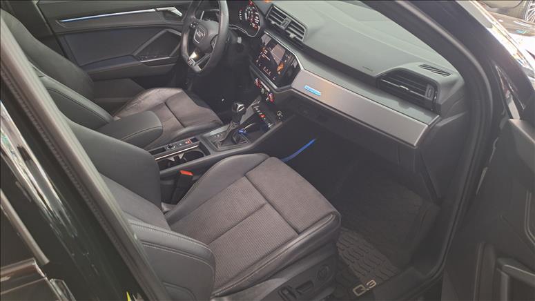  Q3  2.0 40 TFSI Sportback Anniversary Edition Quattro 10